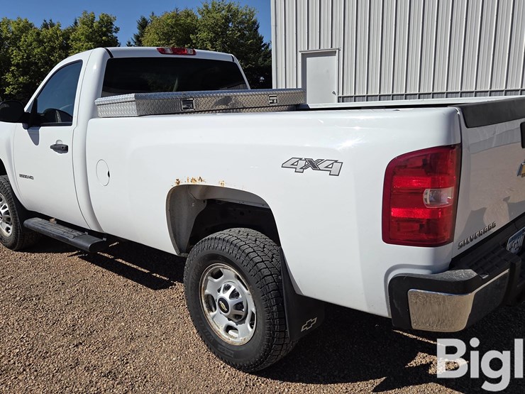 2011-chevrolet-silverado-2500-image-7