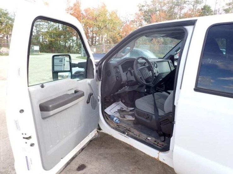 2012-ford-f250-xl-image-16