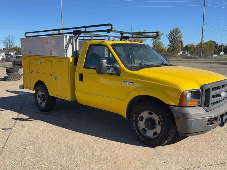 2005-ford-f350-image-2