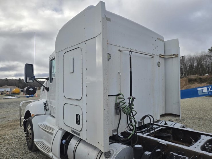 2013-kenworth-t660-image-13