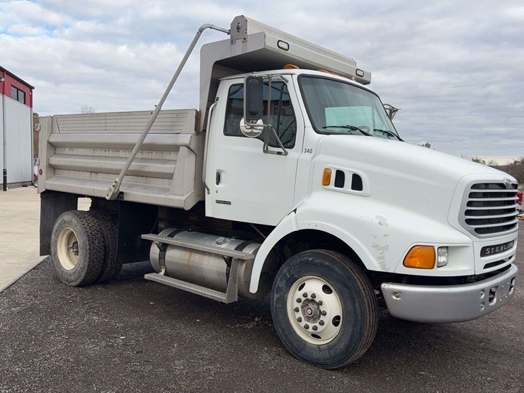 2005-sterling-l8500-image-2