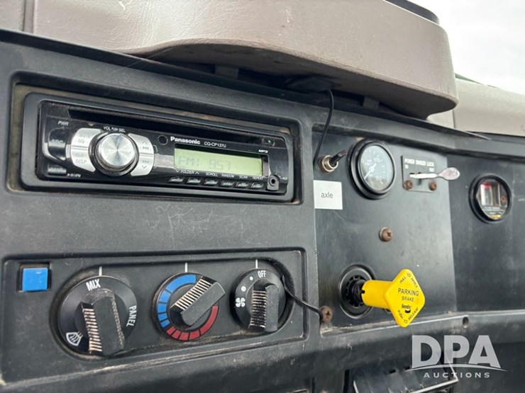 international-4900-image-69