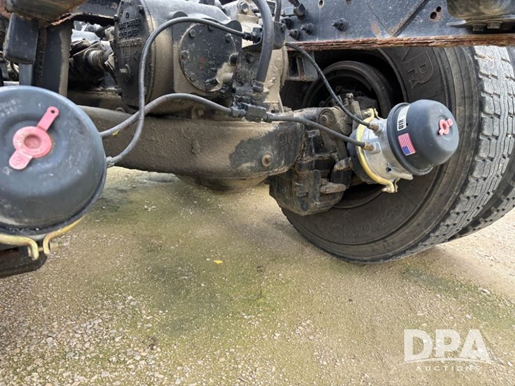 1986-mack-rd686-image-45