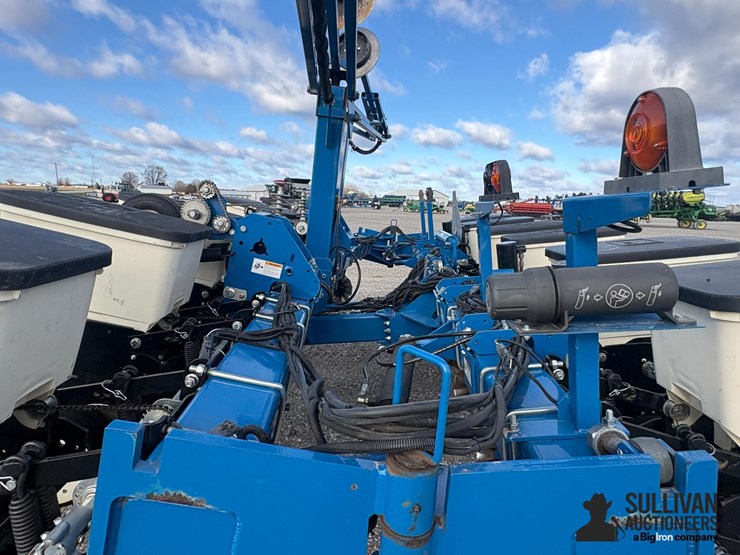 kinze-3200-image-14