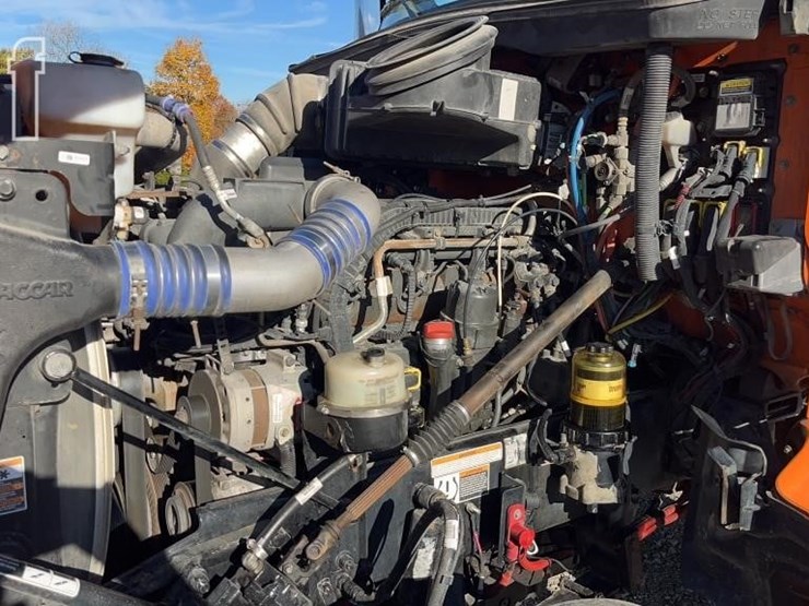 2019-peterbilt-567-image-25