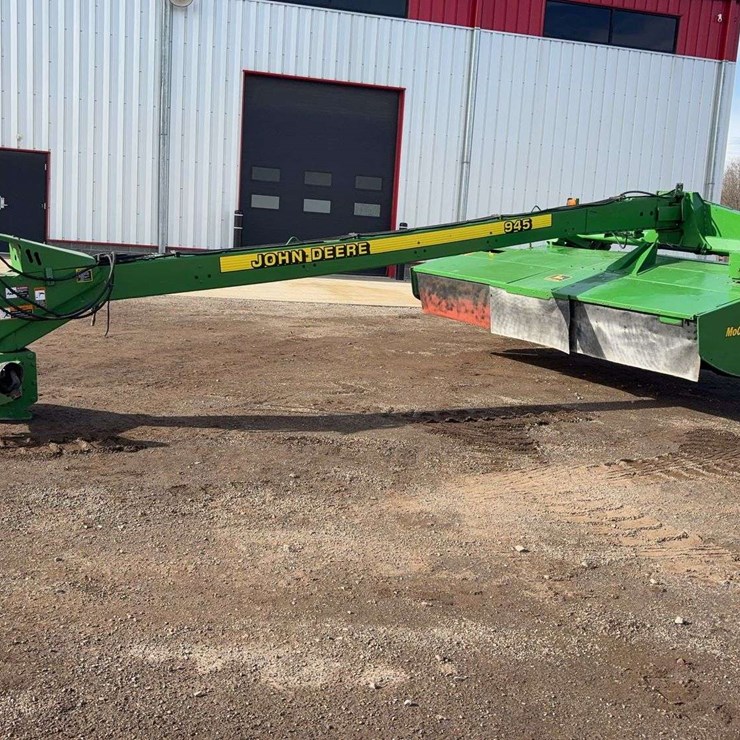 JOHN DEERE 945