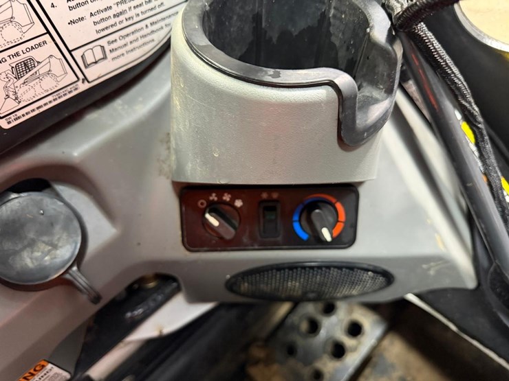 2021-bobcat-t770-image-27