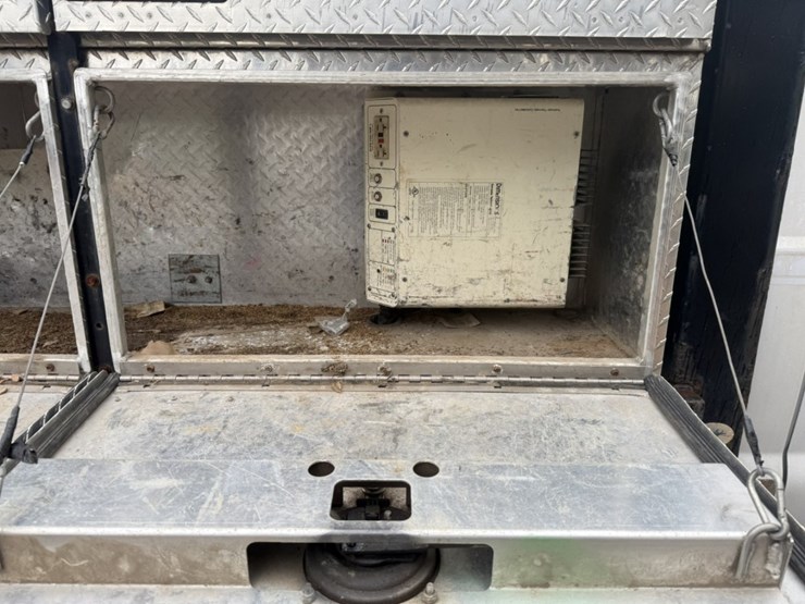 2012-ford-f550-image-23