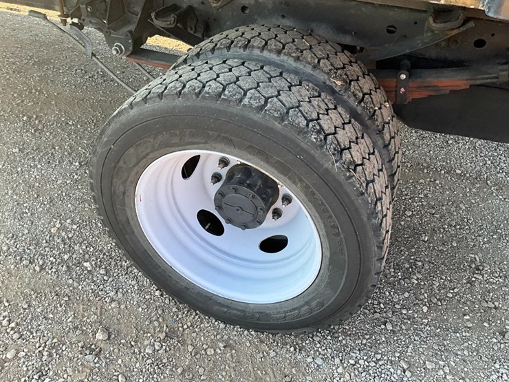 2019-ford-f550-image-16