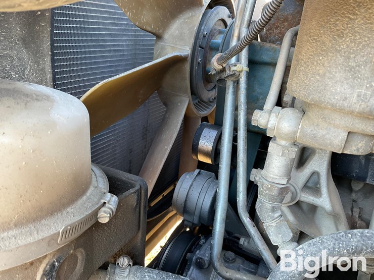 2004-freightliner-columbia-120-image-19