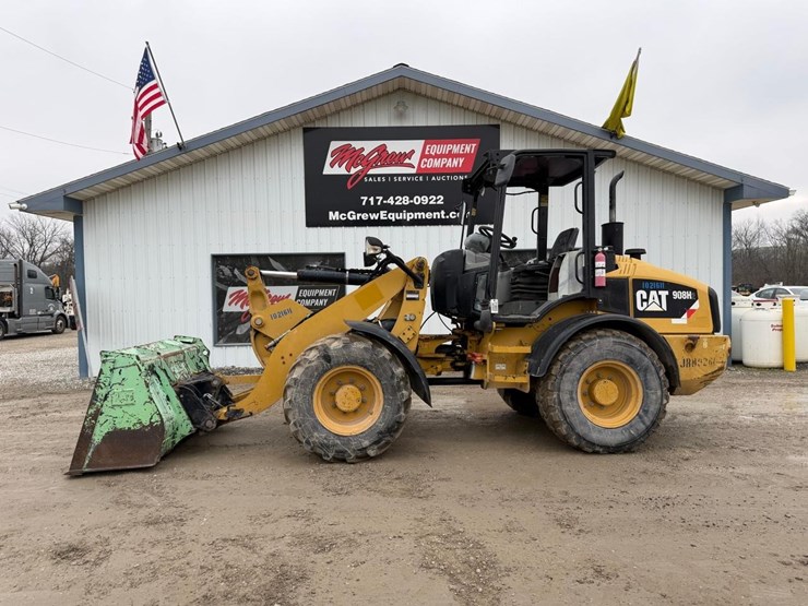 2015-caterpillar-908h2-image-1