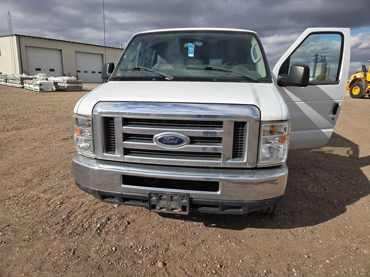 2012-ford-e350-image-5