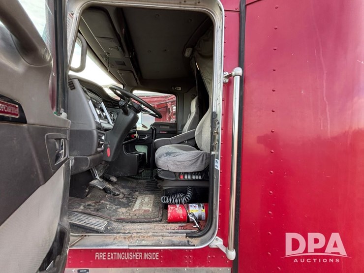 2014-kenworth-t660-image-68