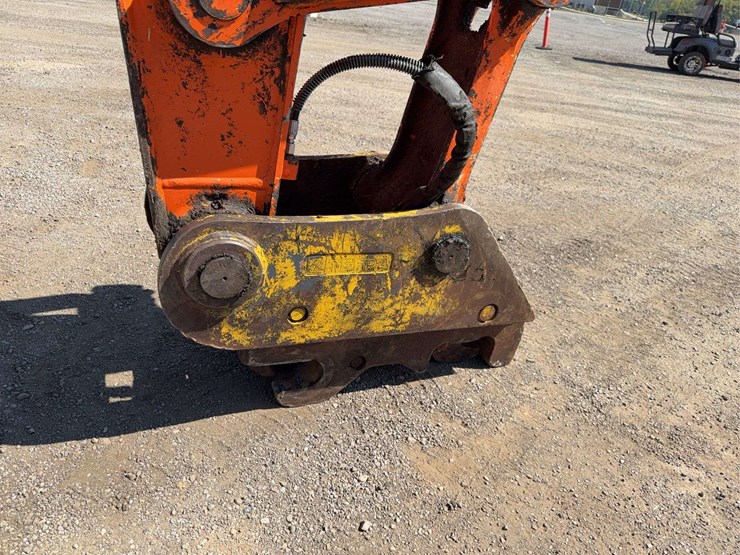 hitachi-225-excavator-image-41