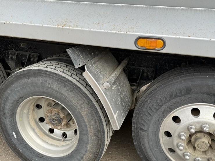 2014-kenworth-t800-image-15