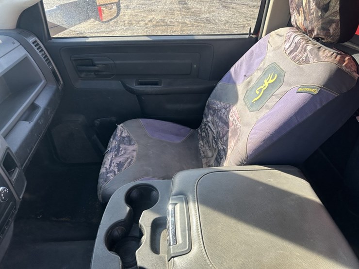 2015-dodge-ram-5500-image-34