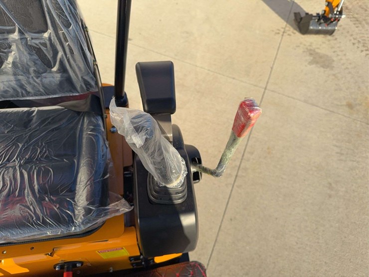 2025-miva-va15p-mini-excavator-image-7