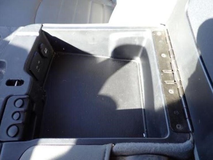 2016-dodge-1500-image-39