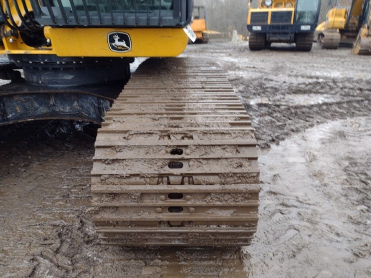 deere-200-lc-image-40