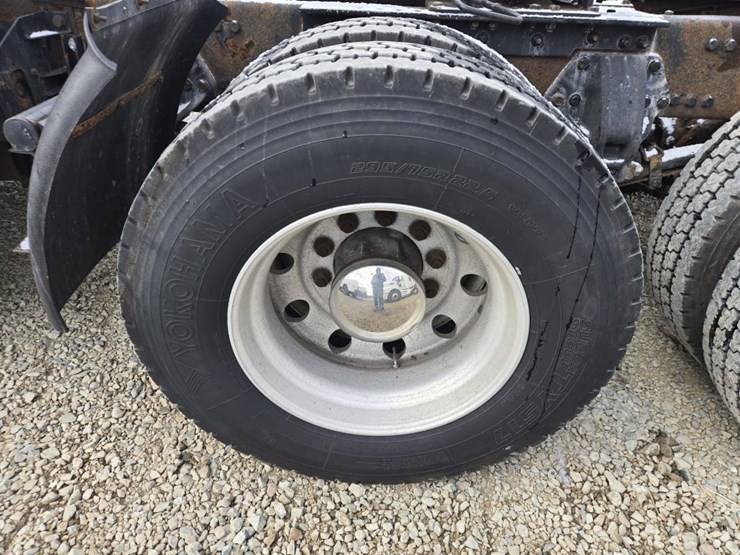 2013-kenworth-t660-image-70