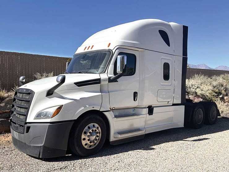 2019-freightliner-cascadia-126-image-1