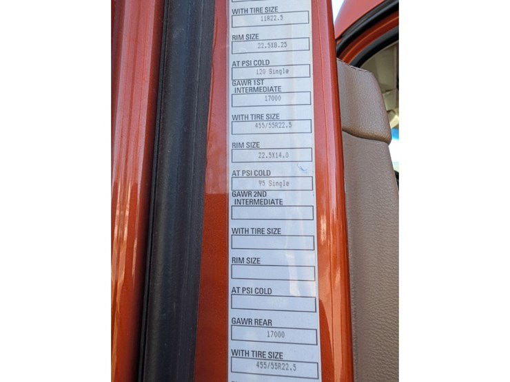 2017-kenworth-t680-image-34