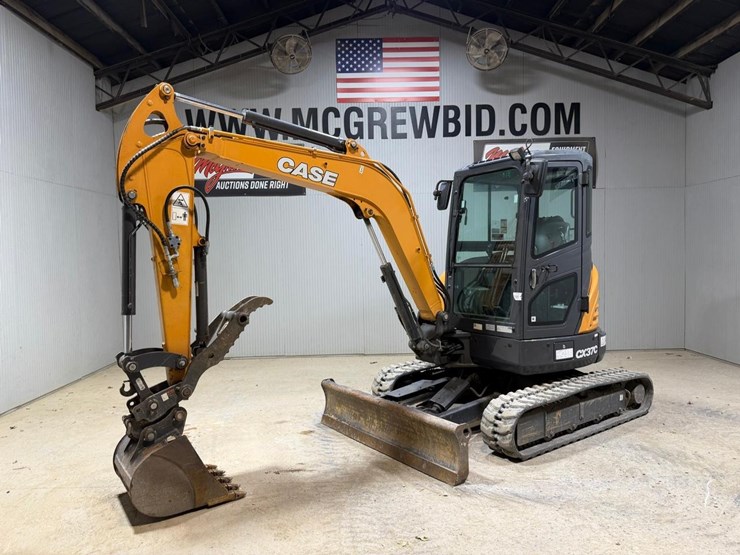 2022-case-cx37c-image-1