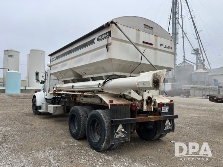 2001-peterbilt-330-image-9