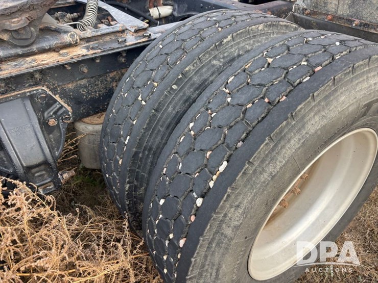 2014-kenworth-t660-image-32