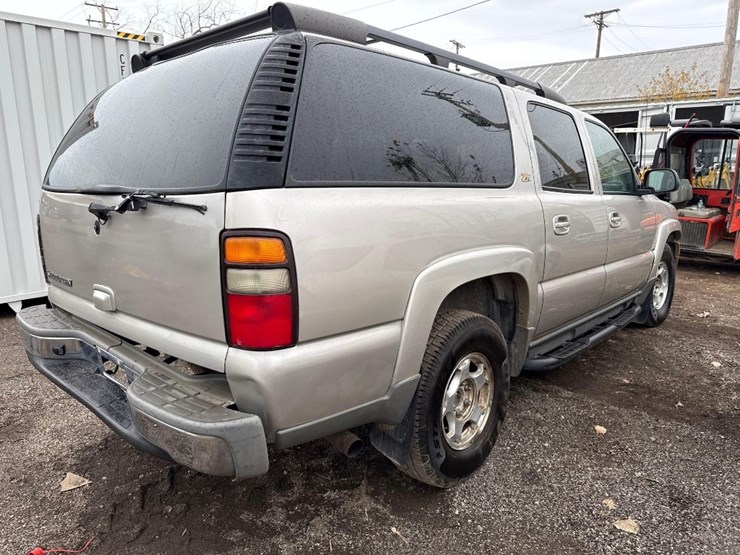 chevrolet-suburban-image-4