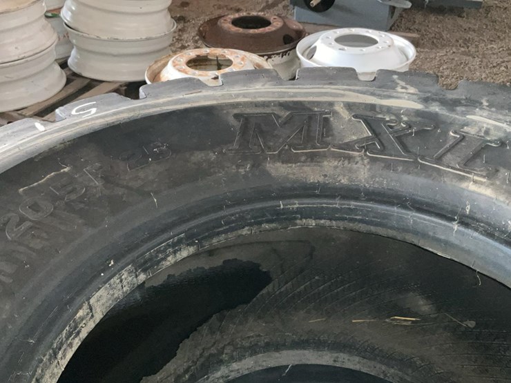 #517-•-loader-tires-image-8