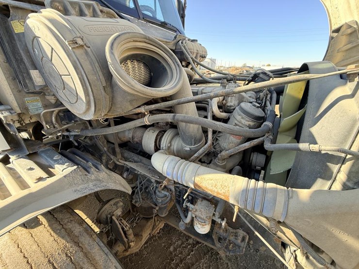 2007-freightliner-columbia-120-image-43