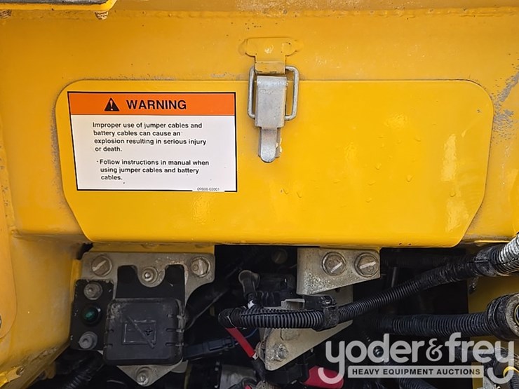 2018-komatsu-d61pxi-24-image-56