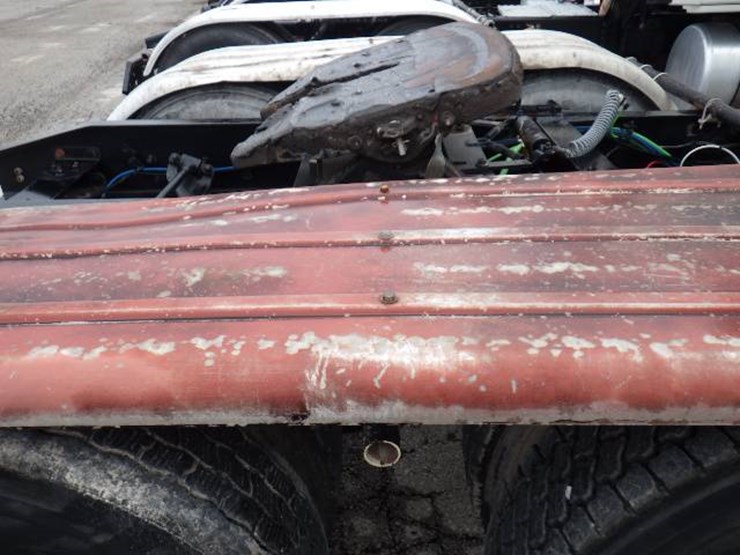 freightliner-cascadia-126-image-8