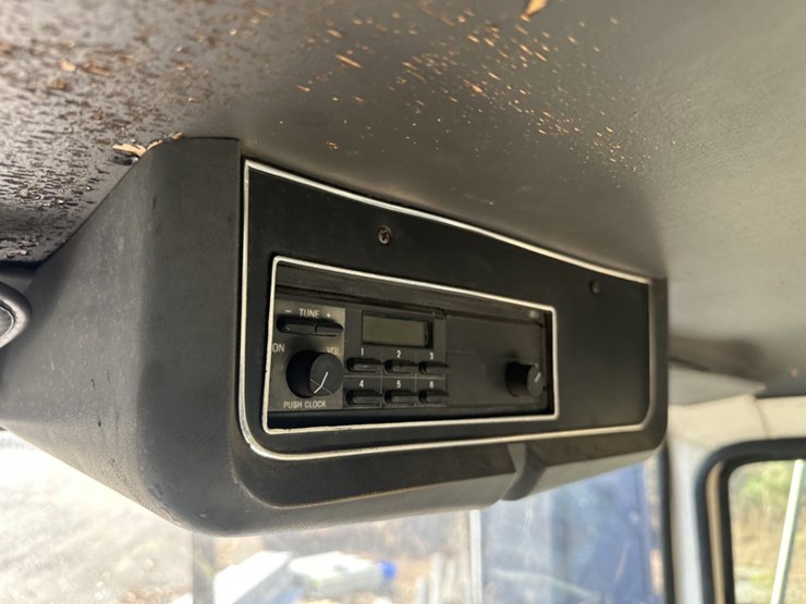 1990-ford-l9000-image-43