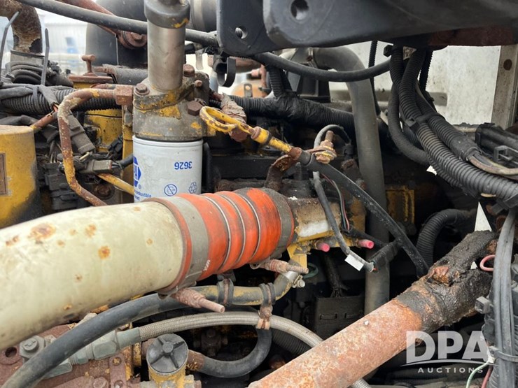 2001-peterbilt-330-image-69