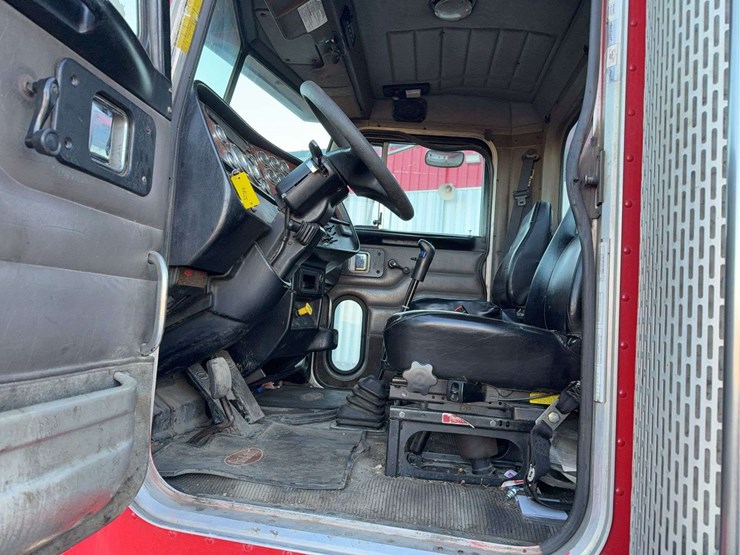 2004-peterbilt-357-image-69