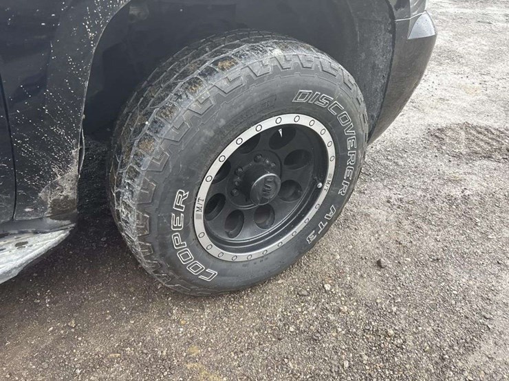 2011-chevrolet-tahoe-lt-image-11