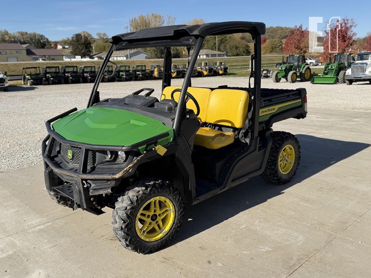 john-deere-gator-xuv-835m-image-1