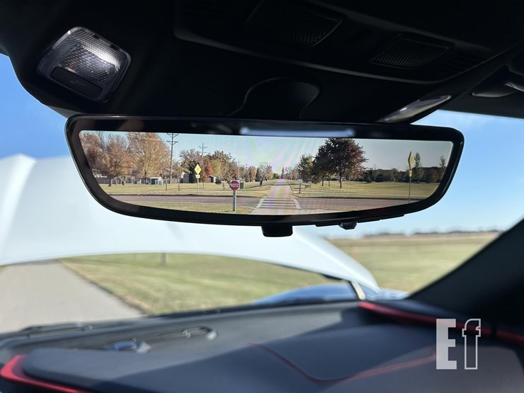 2021-chevrolet-corvette-image-32