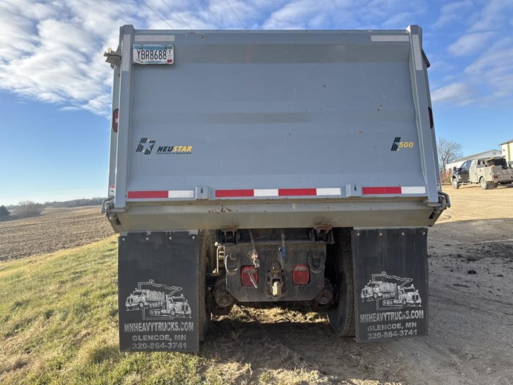 #1463-•-2007-mack-quad-axle-dump-truck-image-4
