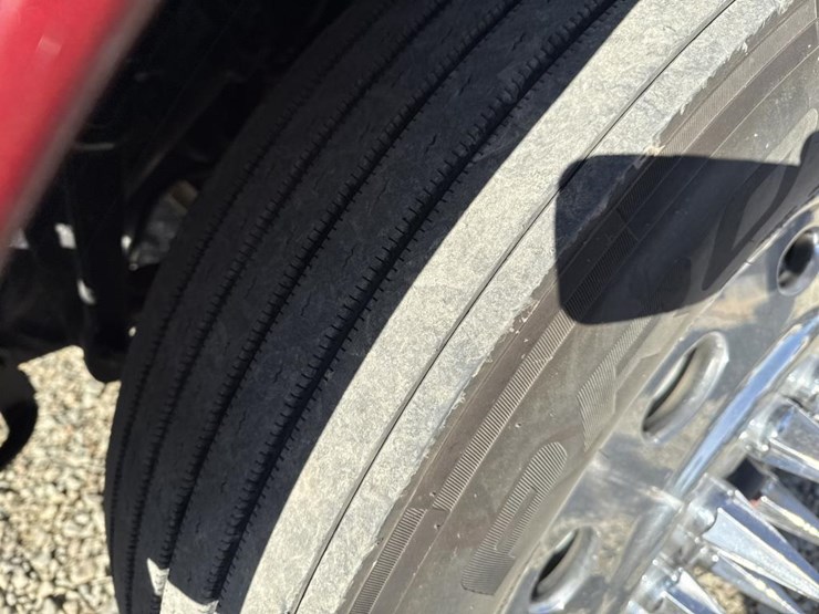 2012-peterbilt-389-image-104