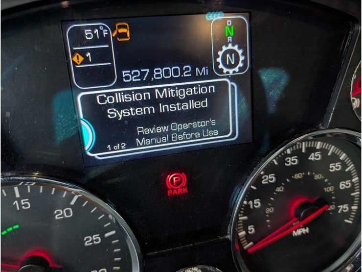 2020-kenworth-t880-image-27