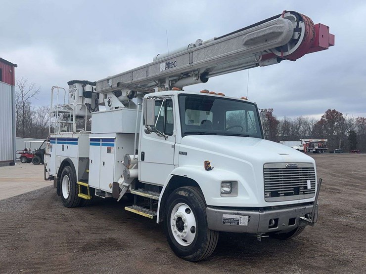 1999-freightliner-fl70-image-2