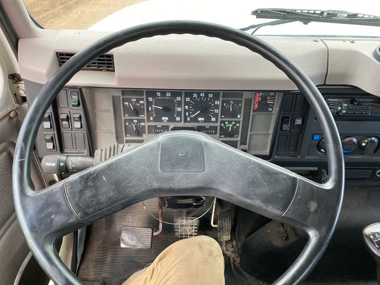 1999-international-4900-image-71