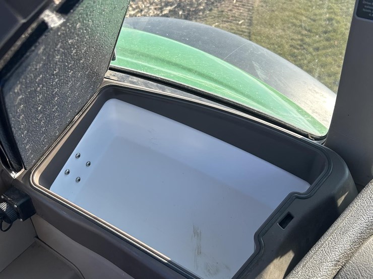 2021-john-deere-6175m-image-67