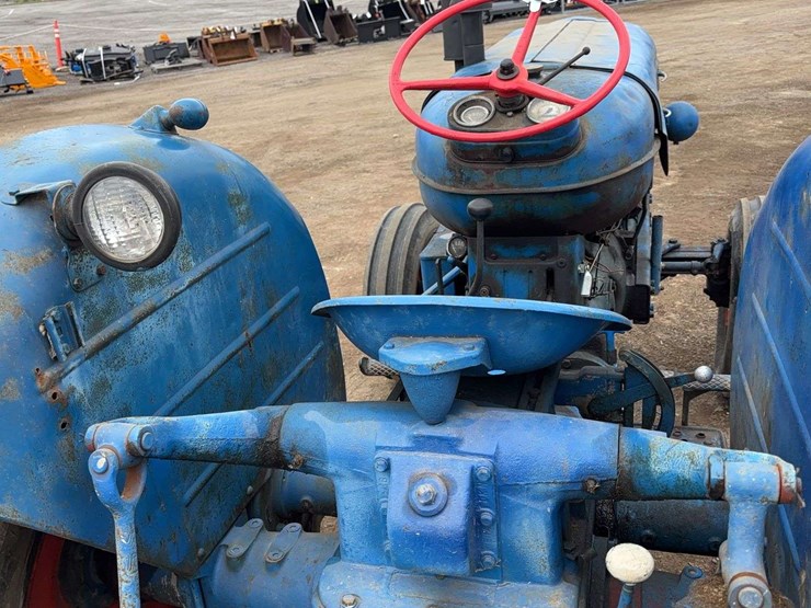 ford-tractor-image-31