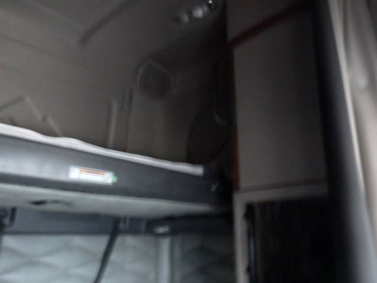 freightliner-cascadia-125-image-11