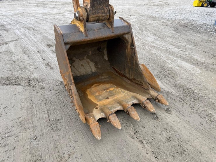 case-cx160b-image-11