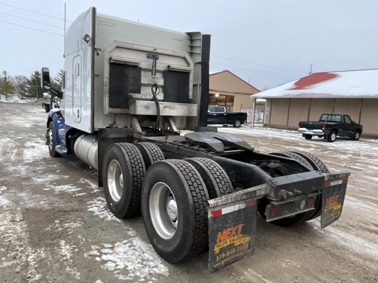 2015-peterbilt-579-image-12